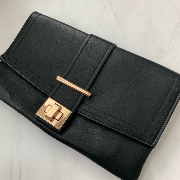 Black and Gold Purse - Picture 8 of 11